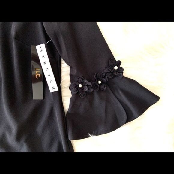 I LE NEW YORK Pearls Beaded Bell Sleeve Dress 8 - Picture 6 of 11